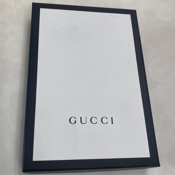 (CFL) Authentic Gucci iPhone 7/8 SE iPhone Case, New in Box - Picture 8 of 10